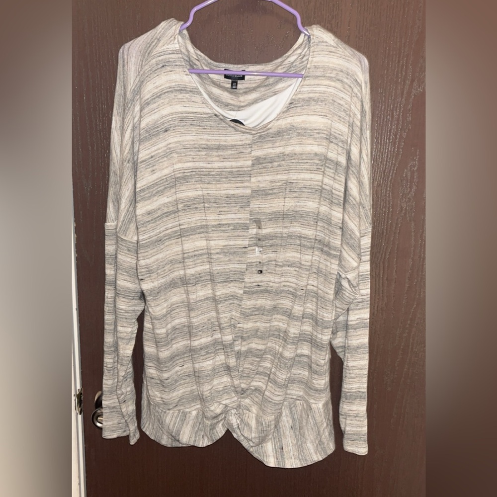 Women’s buckle sweatshirt NWT
